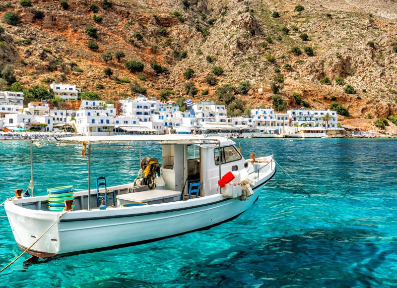 Čisté moře podél Kréty